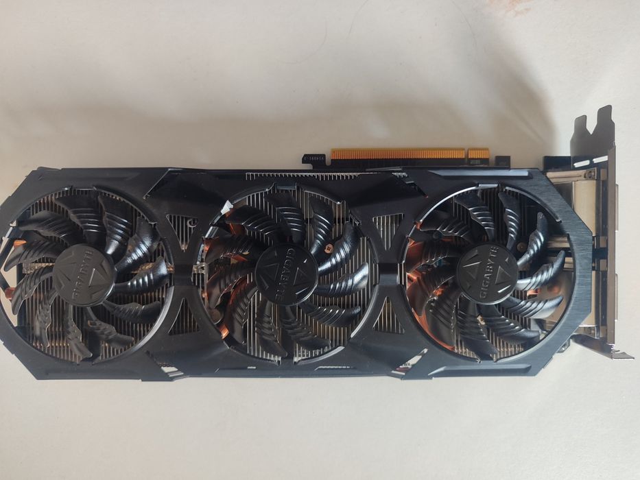 Geforce 970 4gb.