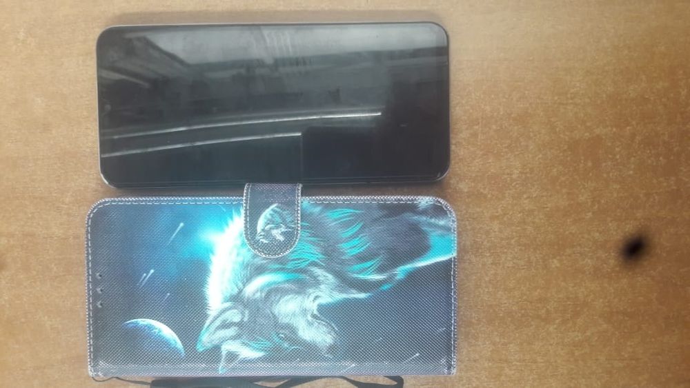 Продам телефон и шипы