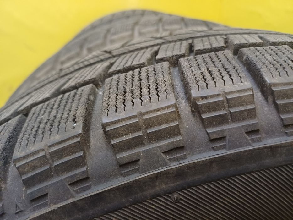 Шины 215 60 R16 BRIDGESTONE комплект