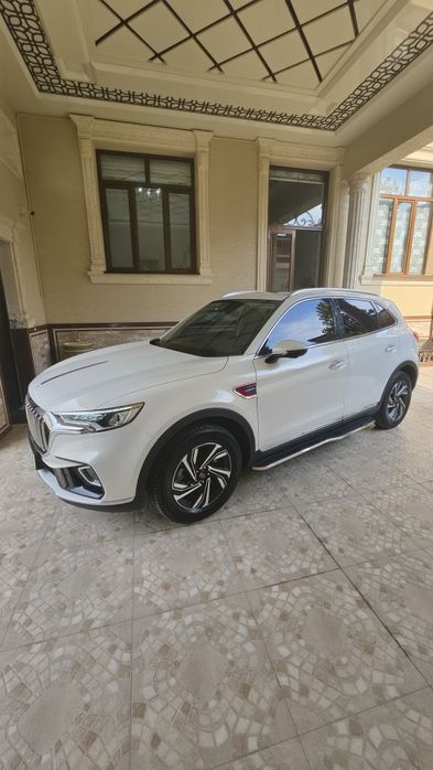Hongqi Hs5 FWD sotiladi