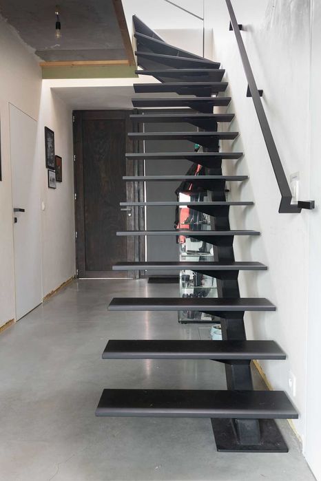 Scari metalice interior exterior la comanda | design modern sau clasic