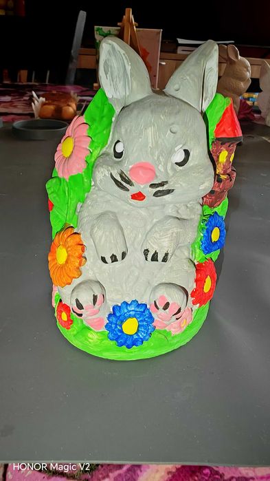 Цветни фигурки от гипс