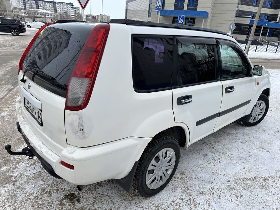 Ниссан Икстраил 2.0