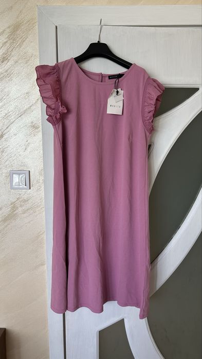 Рокля Mohito с етикет