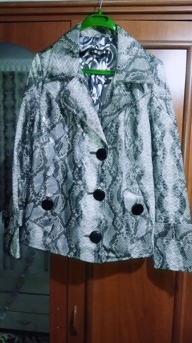 Кожаная модная куртка