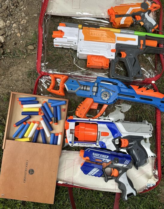 Jucării,  pistoale și pusti nerf