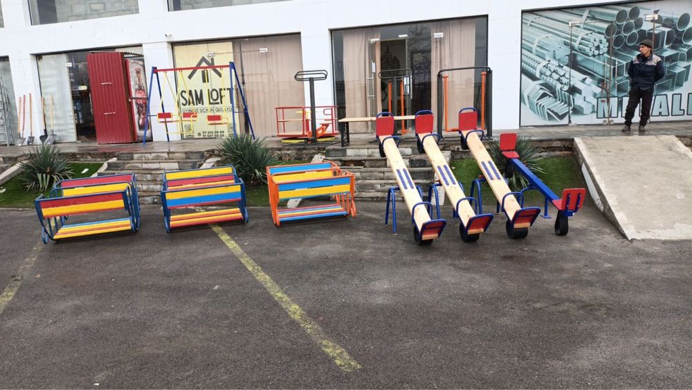 Десткие уличные качели и комлексы на заказ