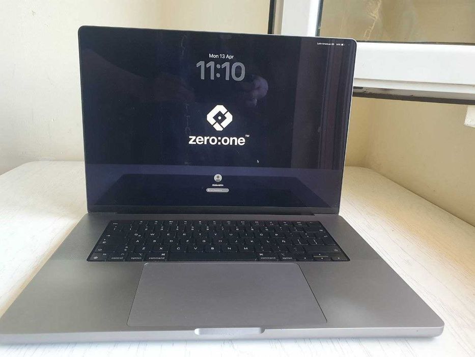 MacBook Pro 16",  M1 Pro chip,   16/512 GB