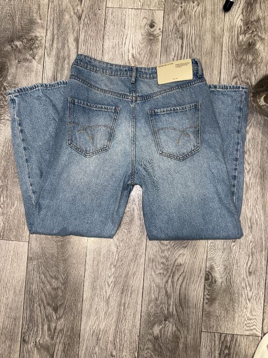 Продам джинсы прямые 2 пары
