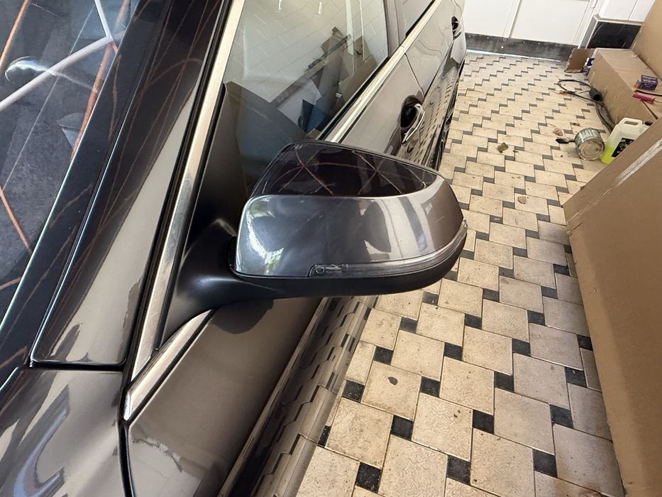 Бампер на Бмв r10 комплект оригинан