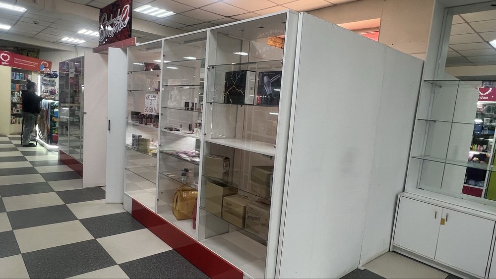 Продам витрину