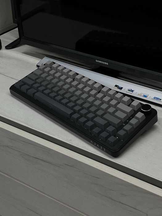 Продается клавиатура Ajazz Ak820 Max