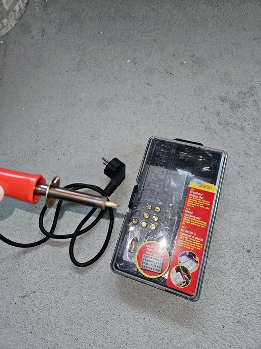 Gravat lemn,vinil,plastic,etc