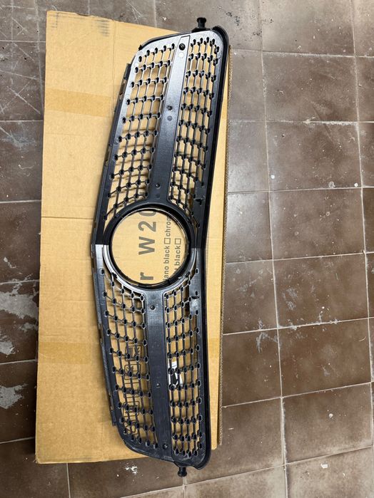Предна решетка диамант за Mercedes W204