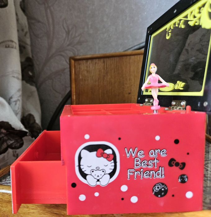 Женские украшения