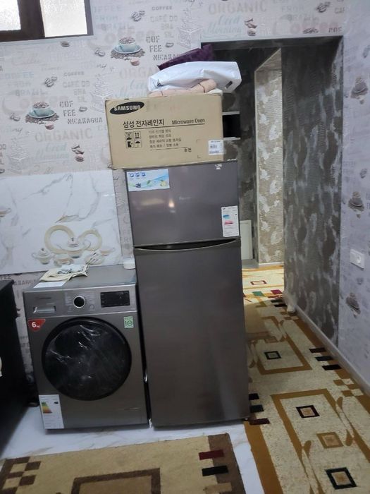 Срочно ижарага берилади 2 хонали 2 этаж 350$ . Адрес Шохи Зинда .