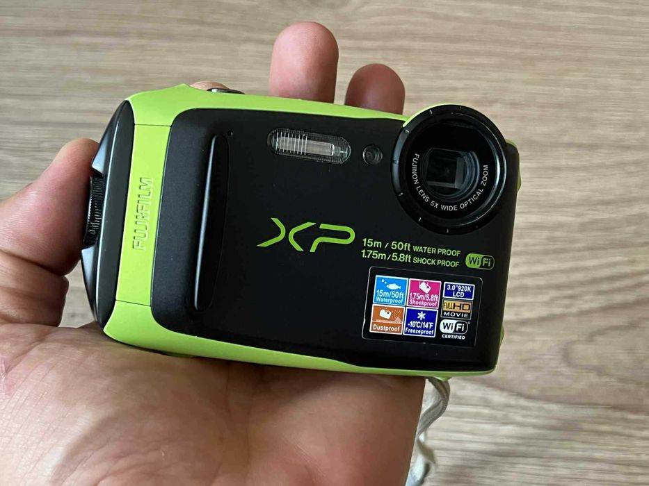 FUJIFILM FINEPIX XP90 aparat foto rezistent socuri/apa,printeaza data