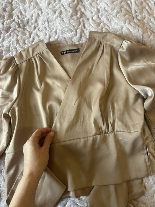 Сары алтын түсті кофта