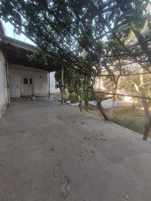 Кирпишни.Ермачит маҳалласида ховли сотилади