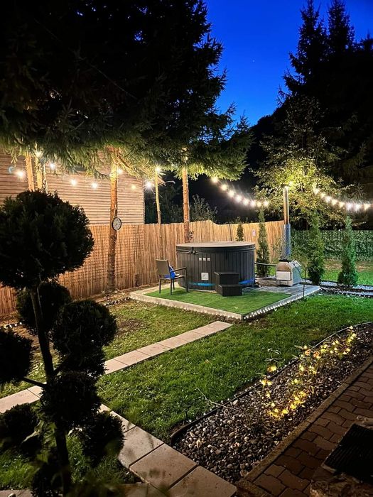 Cabana de închiriat cu piscină încălzită și ciubăr cu jacuzzi