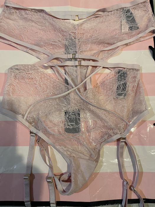 Lenjerie intima Victoria’s Secret