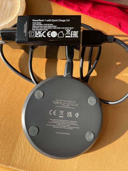 НОВО ! Безжично зарядно Anker 315 Wireless