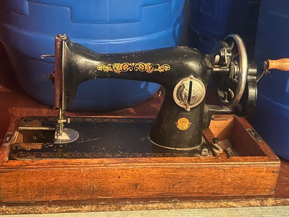 Срочно продается швейная машинка