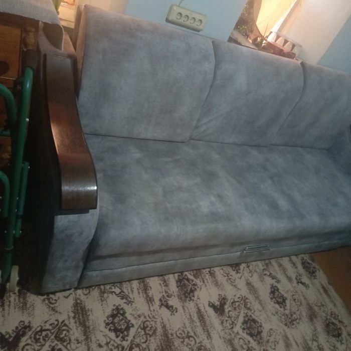 Диван купили в прошлом году