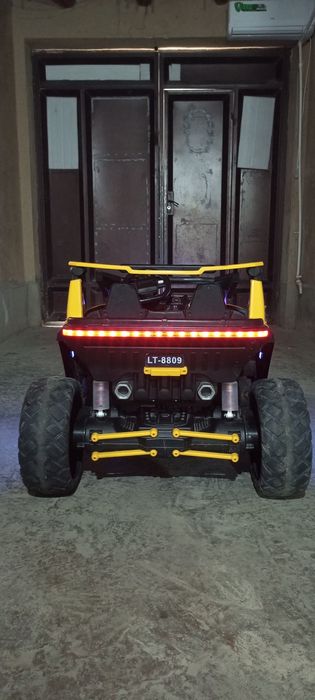 Bolalar moshinasi Jeep