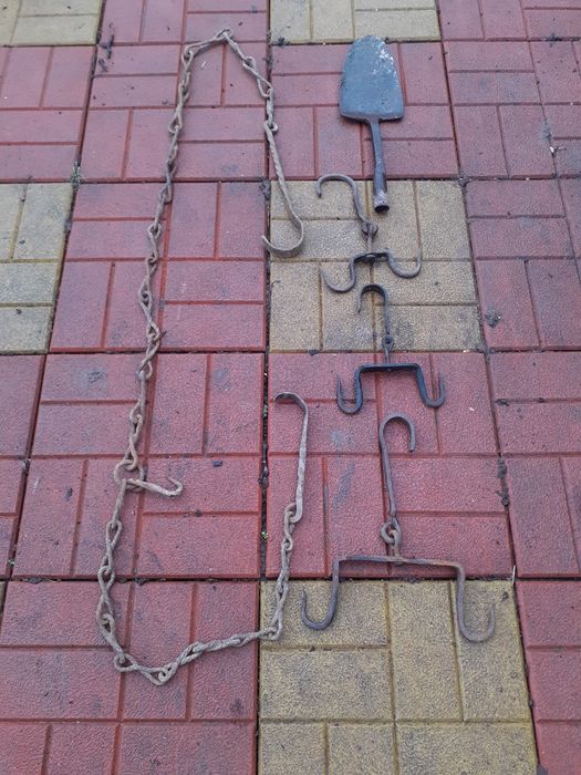 Вериги за огнище , ръжени за жар и ченгели за дране.