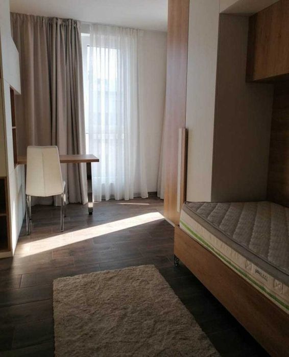 Дава се под наем Тристаен апартамент в София, Хладилника - 90 кв.м за 900 € - Снимка #2