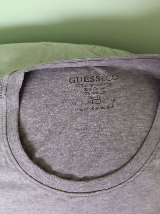 Мъжка тениска Guess перфектно състояние.