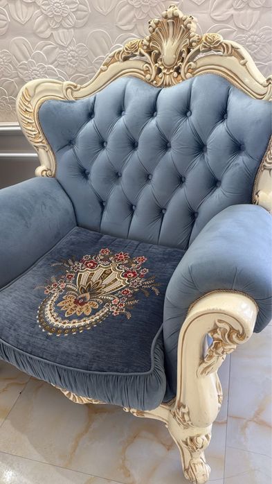 Диван два кресло