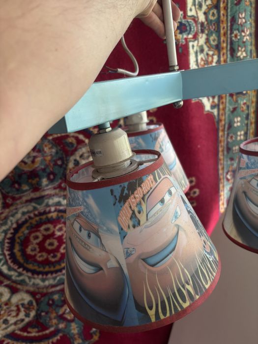 Продам люстру в детскую