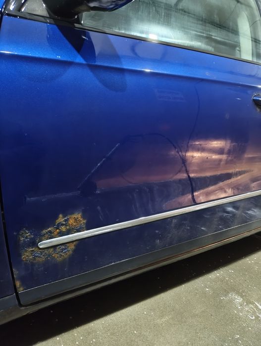 Vând Volkswagen Passat B6