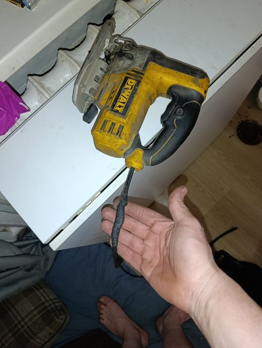 Продам электро лобзик DEWALT