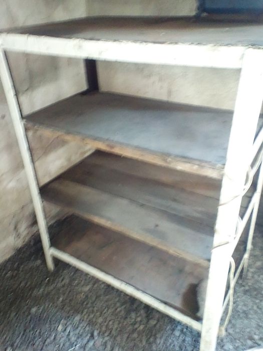 Надёжный верстак с наждаком