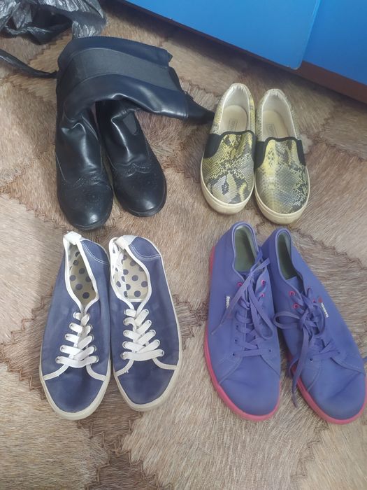 Продам джинсы на девочку