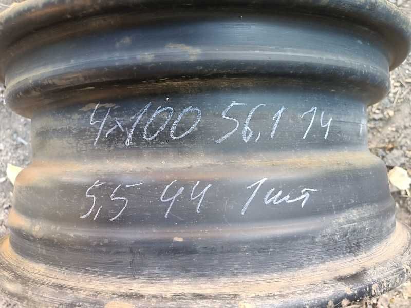 Продам оригинальный металлический диск на Toyota