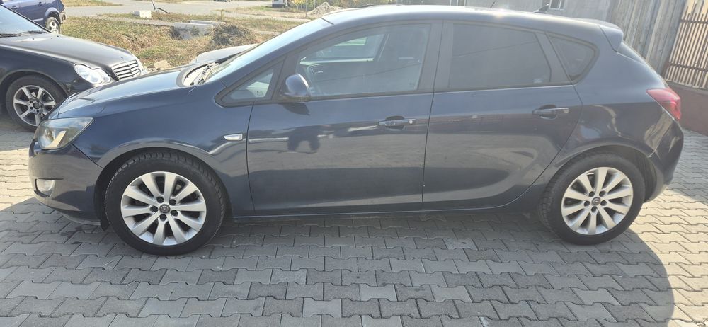 Opel astra j 2010,1.7cdti