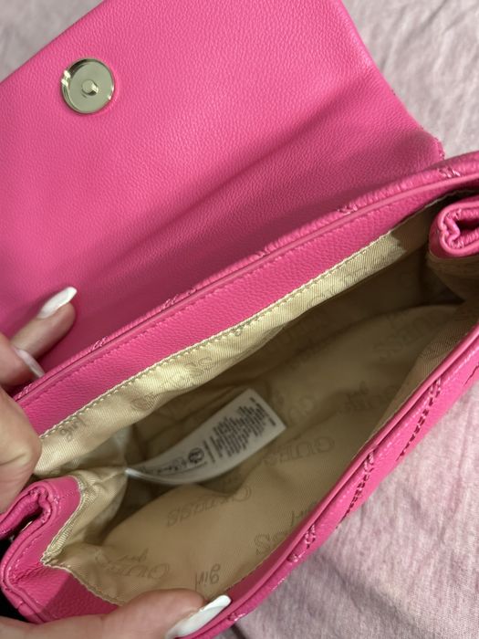 Чанта Guess.