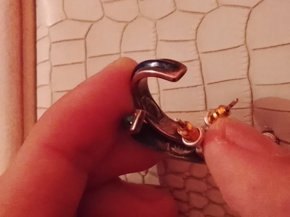 Vând cercei din argint!