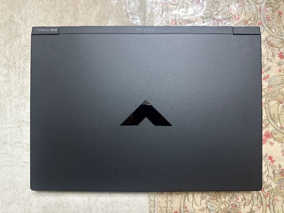 Victus Noutbuk Sotladi