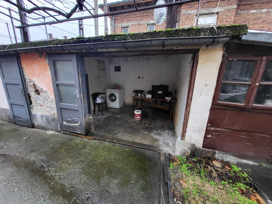 Продава къща в гр.Пещера