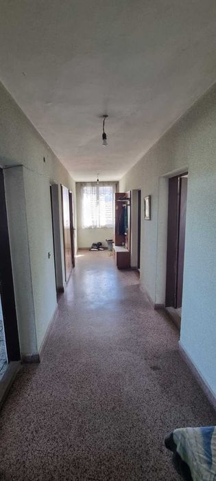 Продава се Тристаен апартамент в Разград, Житница - 110 кв.м за 1159 €/кв.м - Снимка #1