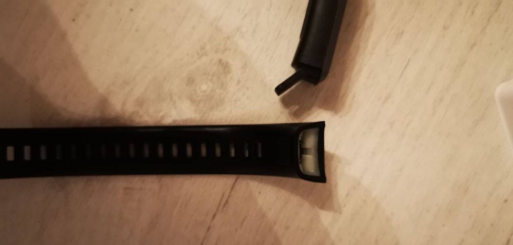 Смарт гривна Huawei Band 4