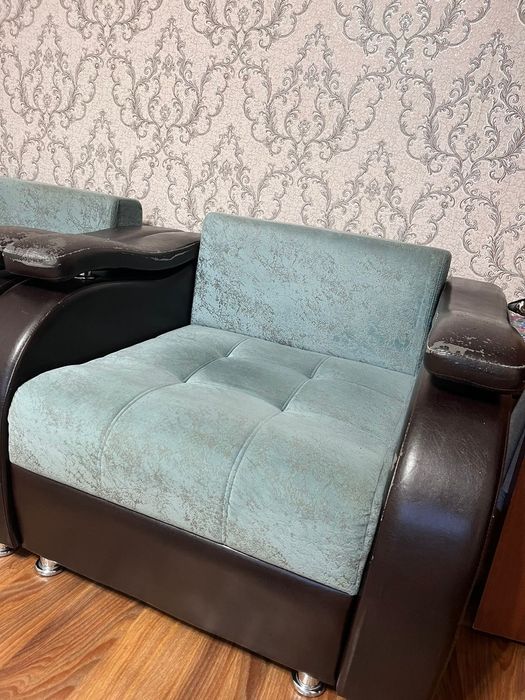продам мини диван, кресло