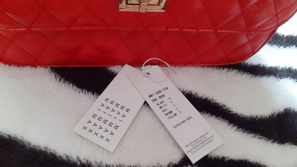 ПРОДАВАМ - Дамска Червена Чанта