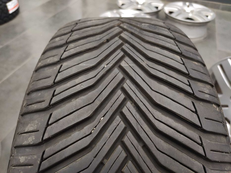 Единични гуми с размер 225 45 17