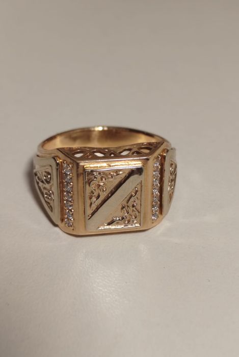 Продам золотое кольцо